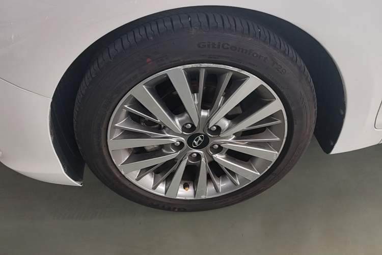 Used Hyundai Mistra 2017 1.8L Automatic Smart GLS China V Standard Left Front Wheel Hub