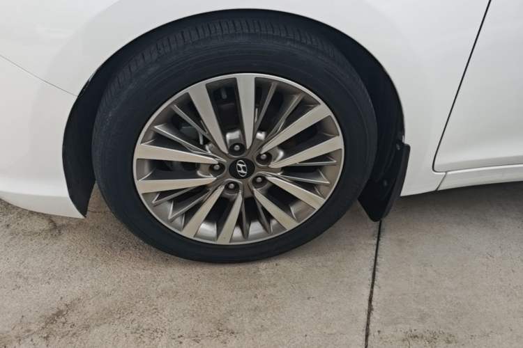 Used Hyundai Mistra 2017 1.8L Automatic Smart GLS China V Standard Left Front Wheel Hub