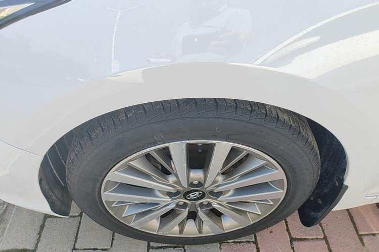 Used Hyundai Mistra 2017 1.8L Automatic Deluxe DLX Model China V Emission Standard Left Front Wheel Hub