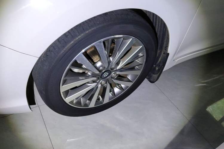 Used Hyundai Mistra 2017 1.8L Automatic Deluxe DLX Model China V Emission Standard Left Front Wheel Hub
