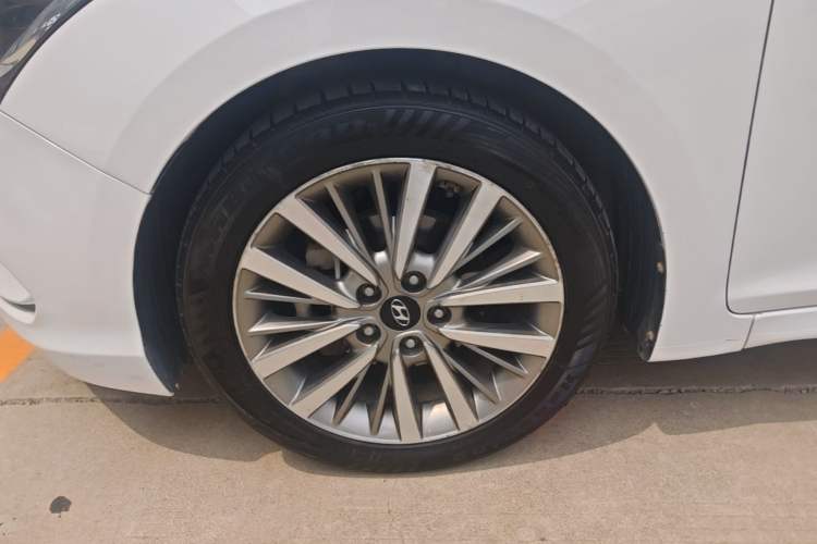 Used Hyundai Mistra 2017 1.8L Automatic Deluxe DLX Model China V Emission Standard Left Front Wheel Hub
