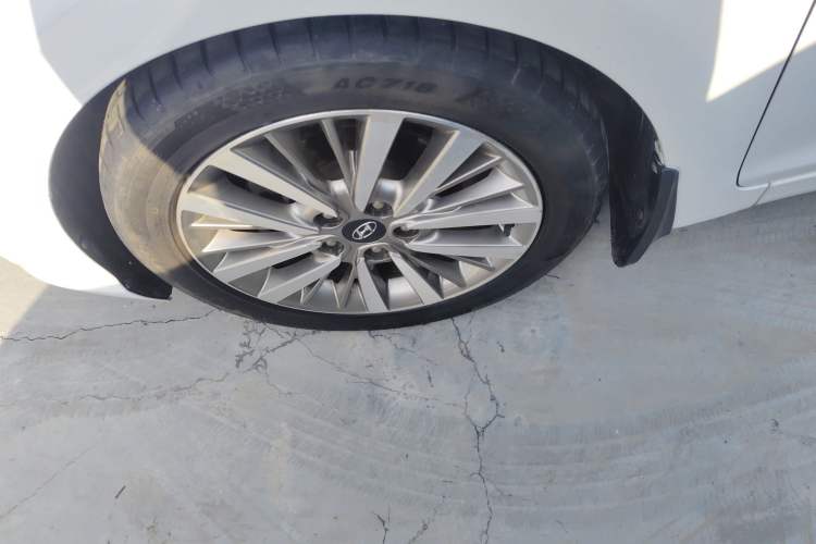 Used Hyundai Mistra 2017 1.8L Automatic Smart GLS China V Standard Left Front Wheel Hub