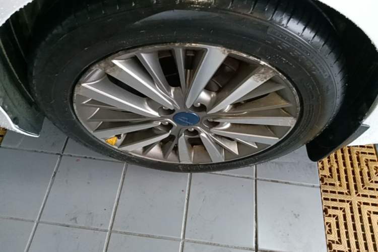 Used Hyundai Mistra 2017 1.8L Automatic Smart GLS China V Standard Left Front Wheel Hub