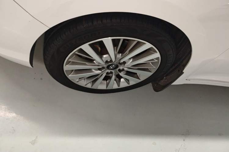 Used Hyundai Mistra 2017 1.8L Automatic Smart GLS China V Standard Left Front Wheel Hub