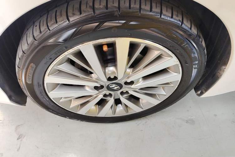 Used Hyundai Mistra 2017 1.8L Automatic Smart GLS China V Standard Left Front Wheel Hub
