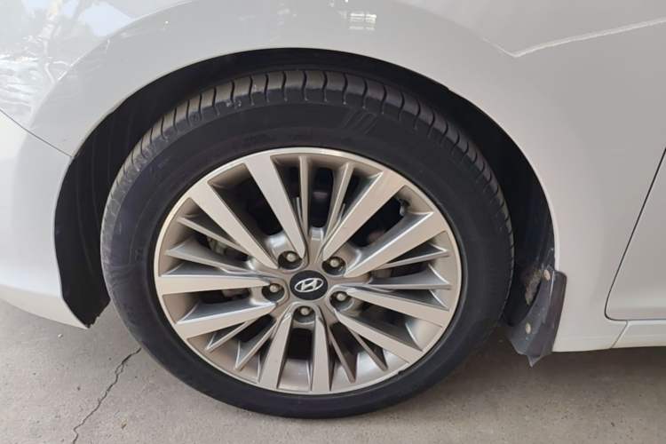 Used Hyundai Mistra 2017 1.8L Automatic Smart GLS China V Standard Left Front Wheel Hub