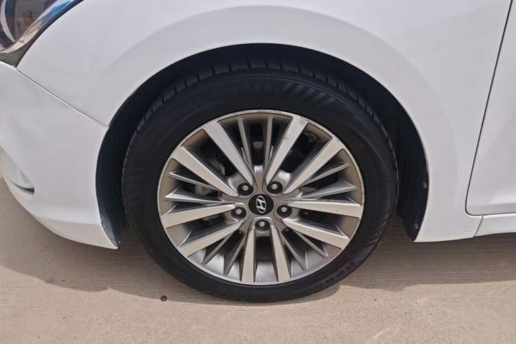 Used Hyundai Mistra 2017 1.8L Automatic Deluxe DLX Model China V Emission Standard Left Front Wheel Hub