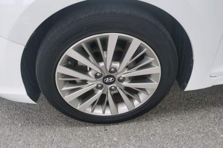 Used Hyundai Mistra 2017 1.8L Automatic Smart GLS China V Standard Left Front Wheel Hub