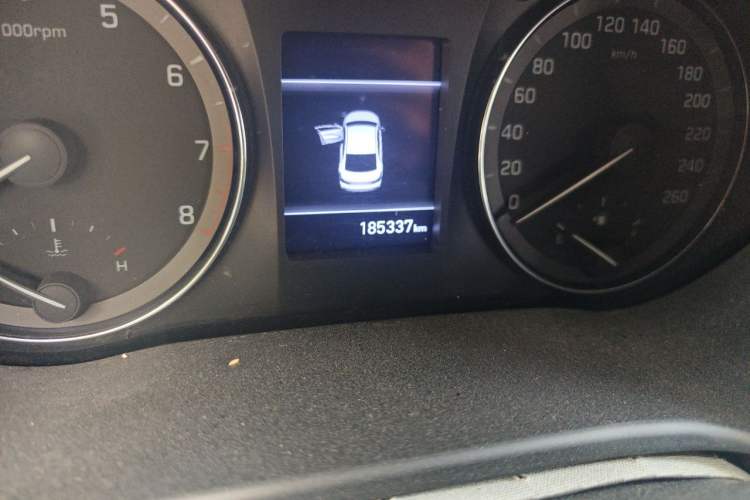 Used Hyundai Mistra 2017 1.6T Automatic Smart GLS China V Standard Odometer Close Up