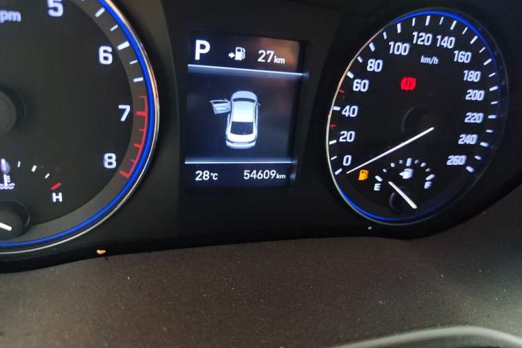 Used Hyundai Mistra 2017 1.6T Automatic Smart GLS China V Standard Odometer Close Up