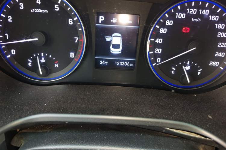 Used Hyundai Mistra 2017 1.6T Automatic Smart GLS China V Standard Odometer Close Up