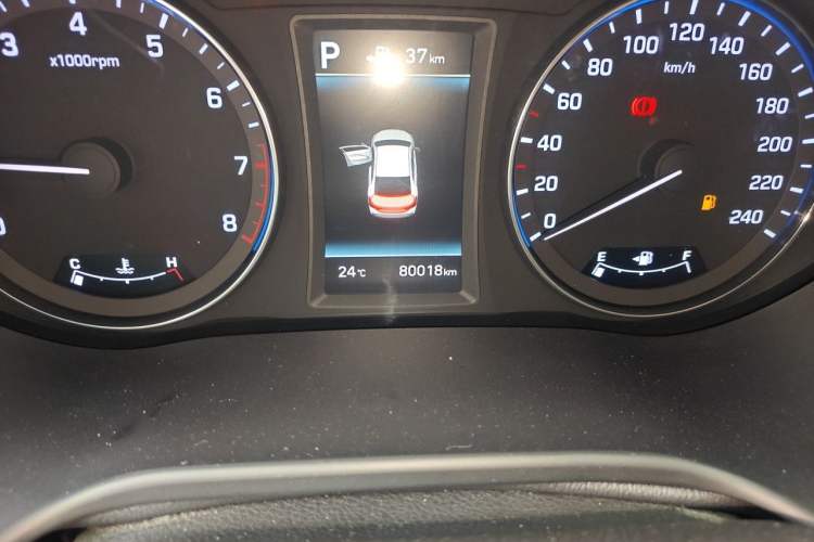Used Hyundai Mistra 2017 1.8L Automatic Deluxe DLX Model China V Emission Standard Odometer Close Up