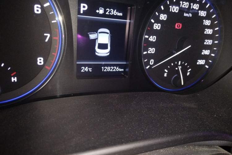 Used Hyundai Mistra 2017 1.6T Automatic Smart GLS China V Standard Odometer Close Up