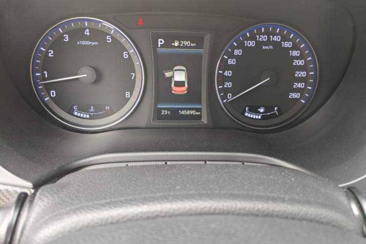 Used Hyundai Mistra 2017 1.6T Automatic Flagship Model TOP China V Emission Standard Odometer Close Up
