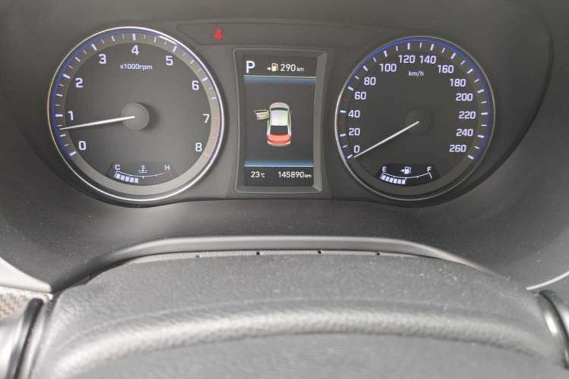 Used Hyundai Mistra 2017 1.6T Automatic Flagship Model TOP China V Emission Standard Odometer Close Up