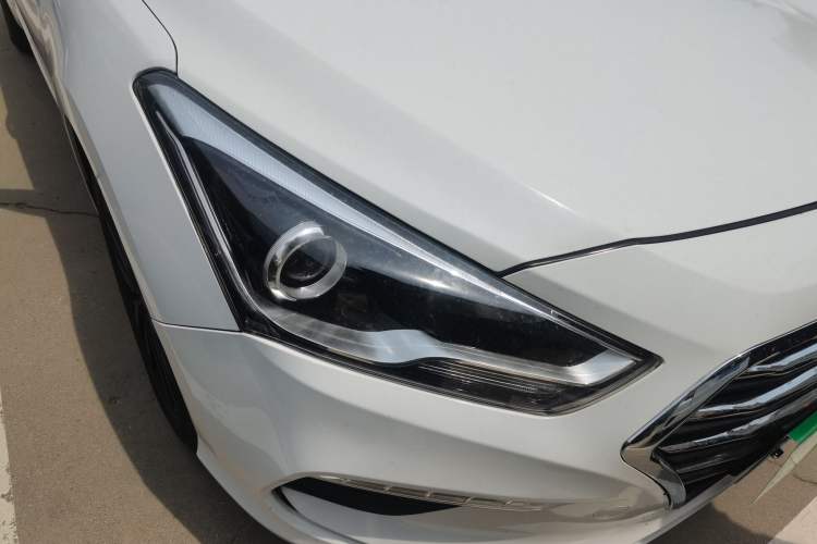 Used Hyundai Mistra 2017 1.6T Automatic Smart GLS China V Standard Right Front Headlight