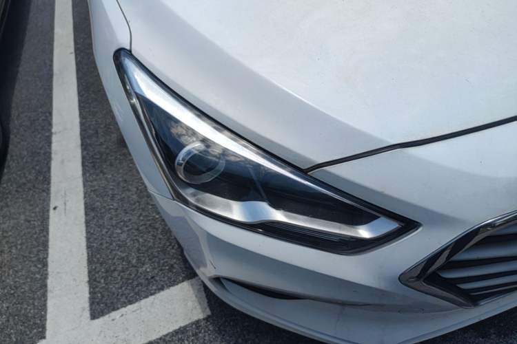 Used Hyundai Mistra 2017 1.8L Automatic Deluxe DLX Model China V Emission Standard Right Front Headlight
