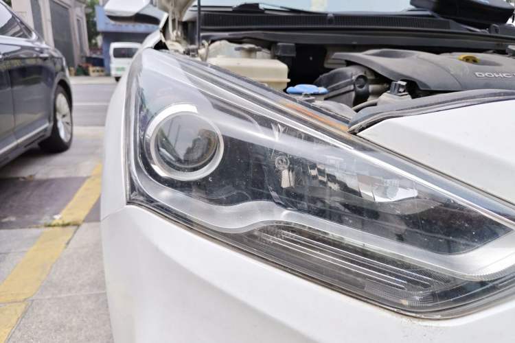 Used Hyundai Mistra 2017 1.8L Automatic Deluxe DLX Model China V Emission Standard Right Front Headlight