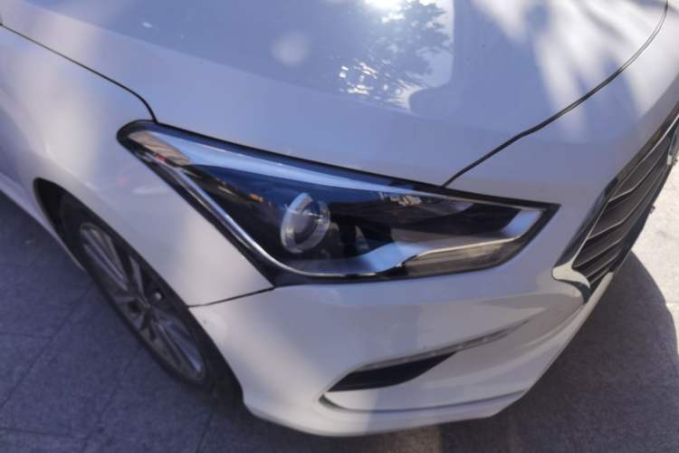 Used Hyundai Mistra 2017 1.8L Automatic Deluxe DLX Model China V Emission Standard Right Front Headlight