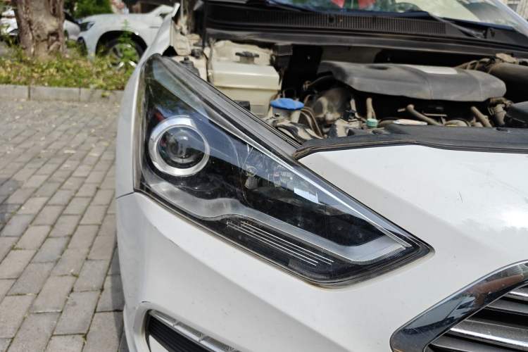 Used Hyundai Mistra 2017 1.6T Automatic Flagship Model TOP China V Emission Standard Right Front Headlight