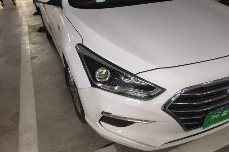 Used Hyundai Mistra 2017 1.6T Automatic Smart GLS China V Standard Right Front Headlight