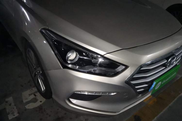 Used Hyundai Mistra 2017 1.8L Automatic Deluxe DLX Model China V Emission Standard Right Front Headlight