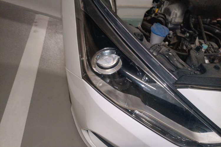 Used Hyundai Mistra 2017 1.6T Automatic Smart GLS China V Standard Right Front Headlight