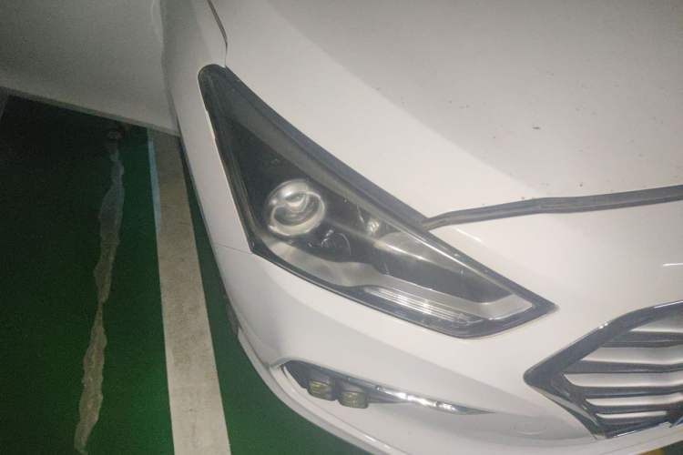 Used Hyundai Mistra 2017 1.8L Automatic Deluxe DLX Model China V Emission Standard Right Front Headlight