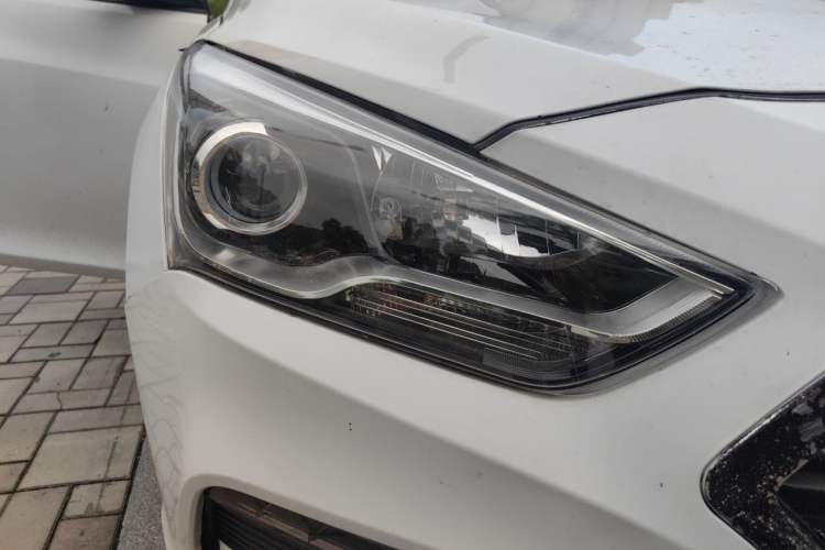 Used Hyundai Mistra 2017 1.8L Automatic Smart GLS China V Standard Right Front Headlight