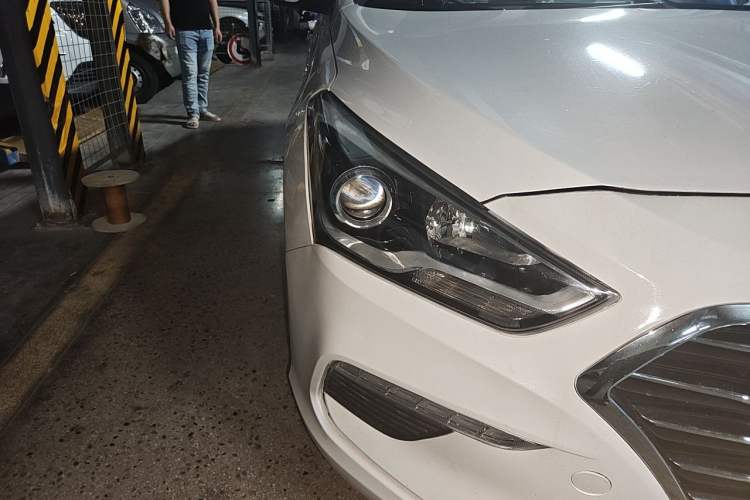 Used Hyundai Mistra 2017 1.6T Automatic Smart GLS China V Standard Right Front Headlight
