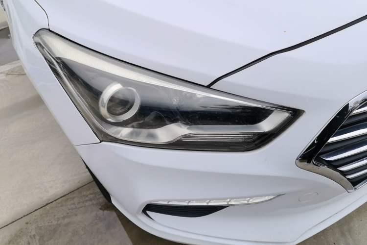 Used Hyundai Mistra 2017 1.6T Automatic Smart GLS China V Standard Right Front Headlight