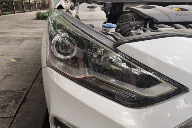 Used Hyundai Mistra 2017 1.8L Automatic Smart GLS China V Standard Right Front Headlight