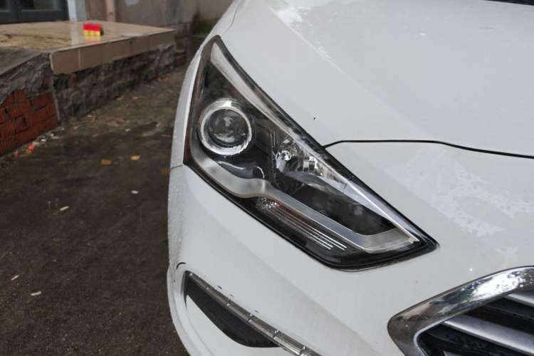 Used Hyundai Mistra 2017 1.8L Automatic Deluxe DLX Model China V Emission Standard Right Front Headlight