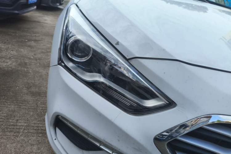 Used Hyundai Mistra 2017 1.8L Automatic Deluxe DLX Model China V Emission Standard Right Front Headlight