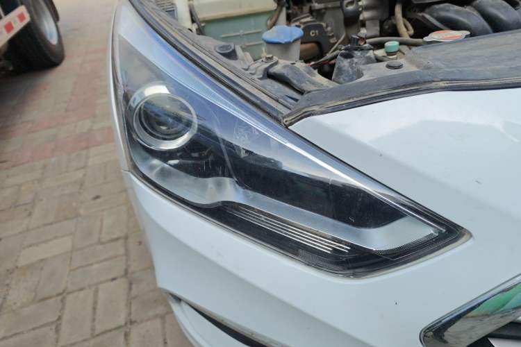 Used Hyundai Mistra 2017 1.8L Automatic Smart GLS China V Standard Right Front Headlight