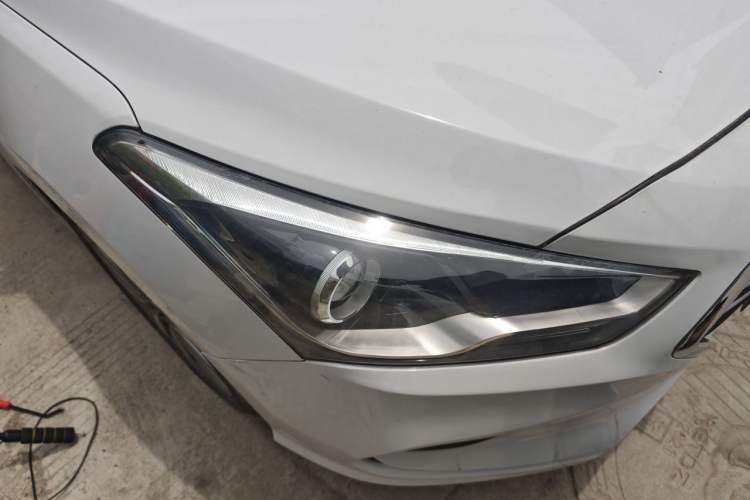 Used Hyundai Mistra 2017 1.8L Automatic Deluxe DLX Model China V Emission Standard Right Front Headlight