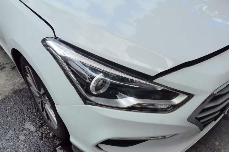 Used Hyundai Mistra 2017 1.8L Automatic Deluxe DLX Model China V Emission Standard Right Front Headlight
