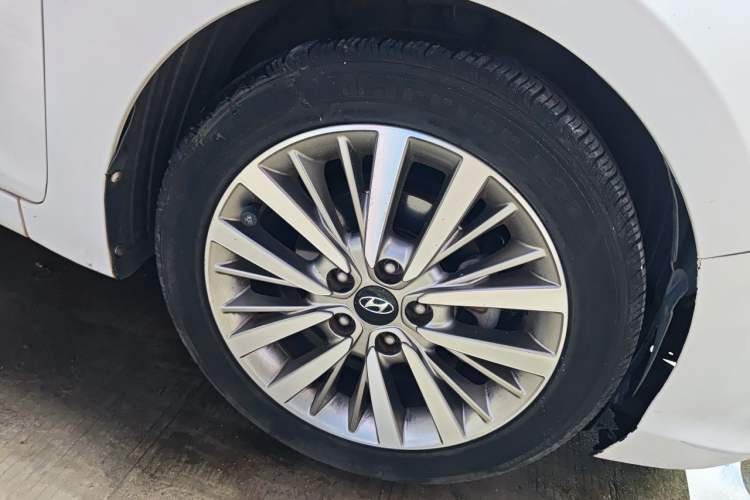 Used Hyundai Mistra 2017 1.8L Automatic Smart GLS China V Standard Right Front Wheel Hub