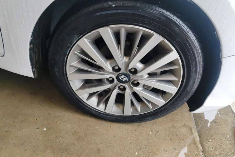 Used Hyundai Mistra 2017 1.8L Automatic Smart GLS China V Standard Right Front Wheel Hub