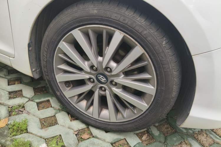 Used Hyundai Mistra 2017 1.8L Automatic Deluxe DLX Model China V Emission Standard Right Front Wheel Hub