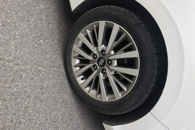Used Hyundai Mistra 2017 1.8L Automatic Smart GLS China V Standard Right Front Wheel Hub