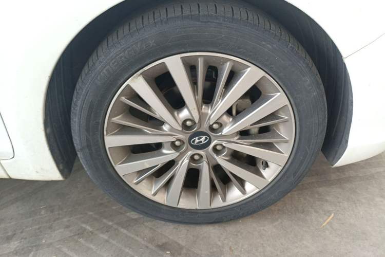 Used Hyundai Mistra 2017 1.8L Automatic Smart GLS China V Standard Right Front Wheel Hub