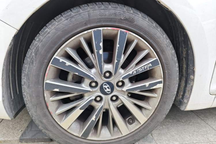 Used Hyundai Mistra 2017 1.8L Automatic Deluxe DLX Model China V Emission Standard Right Front Wheel Hub