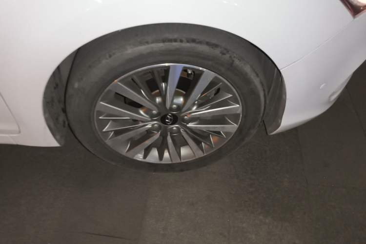 Used Hyundai Mistra 2017 1.8L Automatic Deluxe DLX Model China V Emission Standard Right Front Wheel Hub