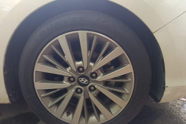 Used Hyundai Mistra 2017 1.8L Automatic Smart GLS China V Standard Right Front Wheel Hub