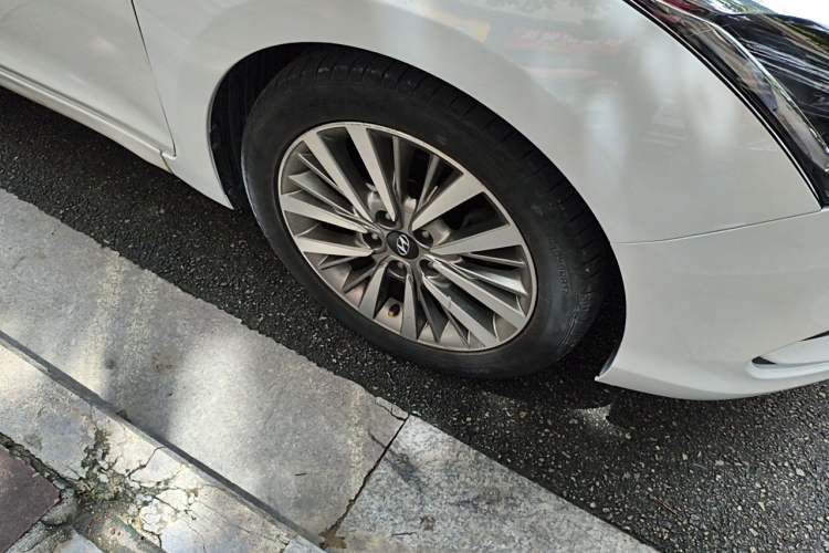 Used Hyundai Mistra 2017 1.8L Automatic Deluxe DLX Model China V Emission Standard Right Front Wheel Hub