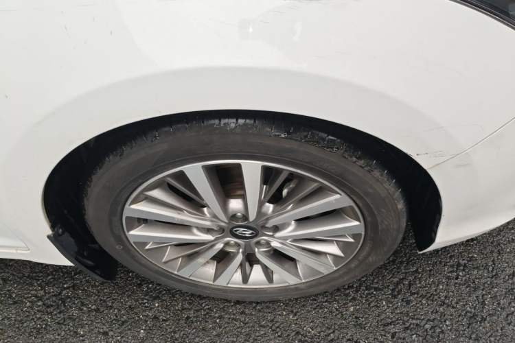 Used Hyundai Mistra 2017 1.8L Automatic Deluxe DLX Model China V Emission Standard Right Front Wheel Hub