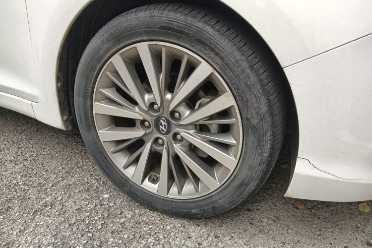 Used Hyundai Mistra 2017 1.8L Automatic Deluxe DLX Model China V Emission Standard Right Front Wheel Hub