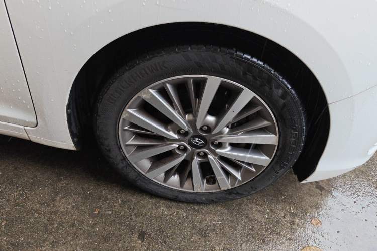 Used Hyundai Mistra 2017 1.8L Automatic Deluxe DLX Model China V Emission Standard Right Front Wheel Hub