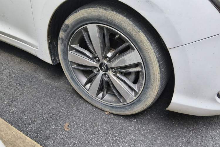 Used Hyundai Mistra 2017 1.6T Automatic Flagship Model TOP China V Emission Standard Right Front Wheel Hub